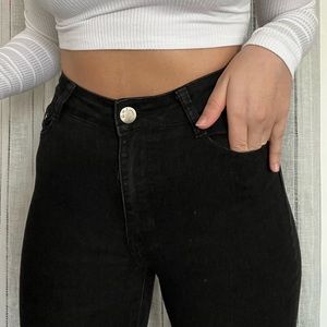High waisted black skinny jeans from fashionnova. Worn once